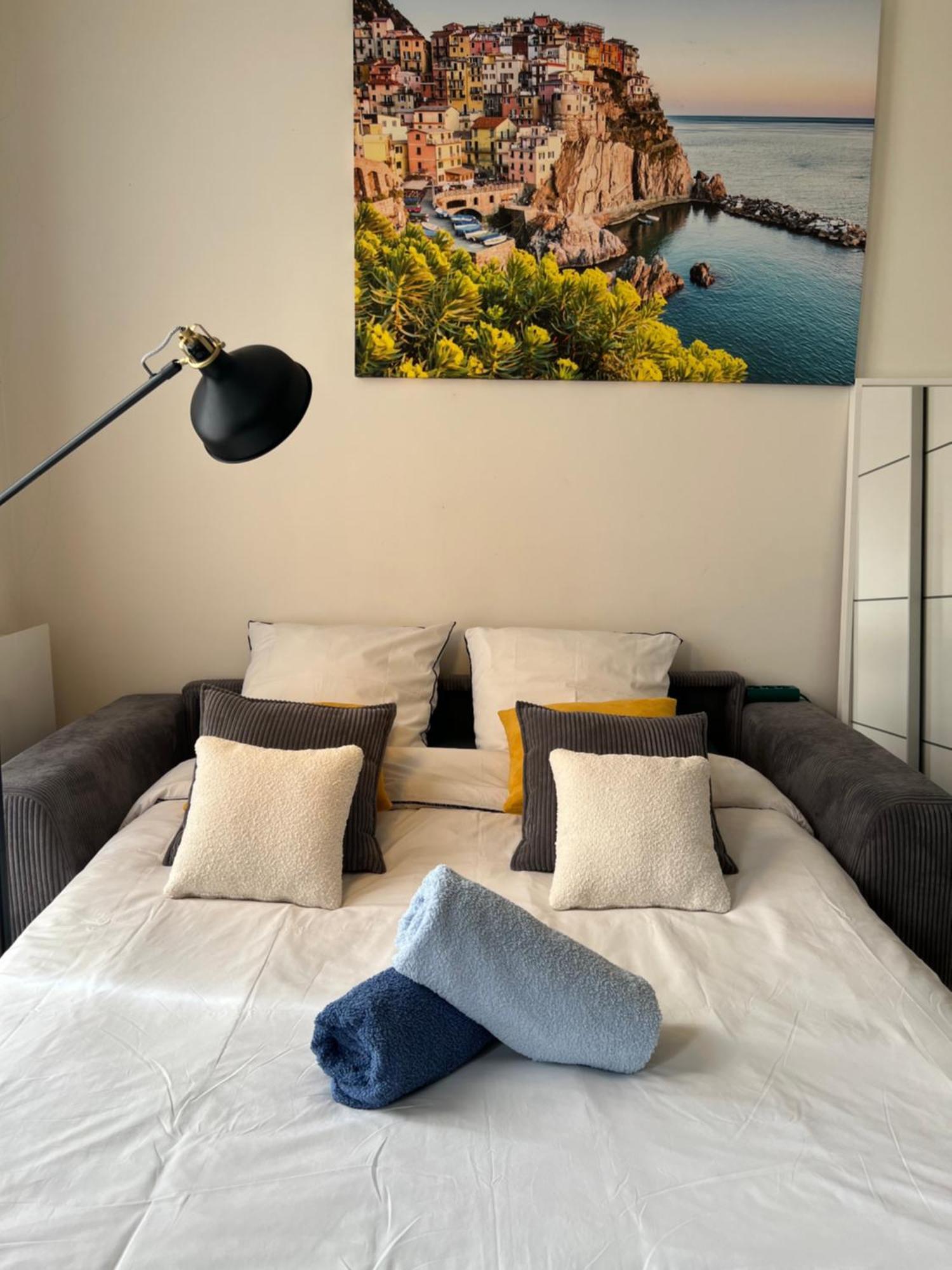 Grand Studio Lumineux En Plein Coeur De Versailles Esterno foto