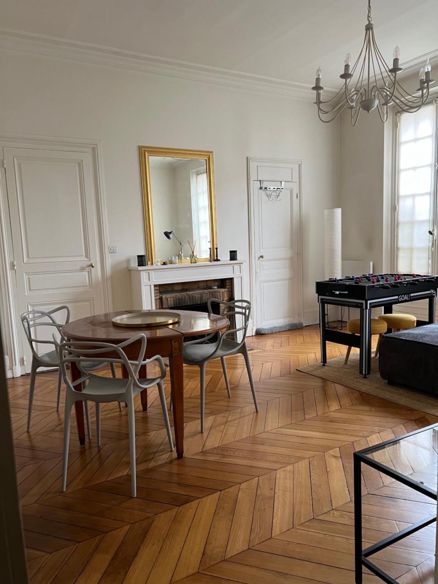 Grand Studio Lumineux En Plein Coeur De Versailles Esterno foto